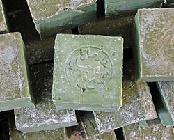 250px-aleppo_soap_cubetti.jpg